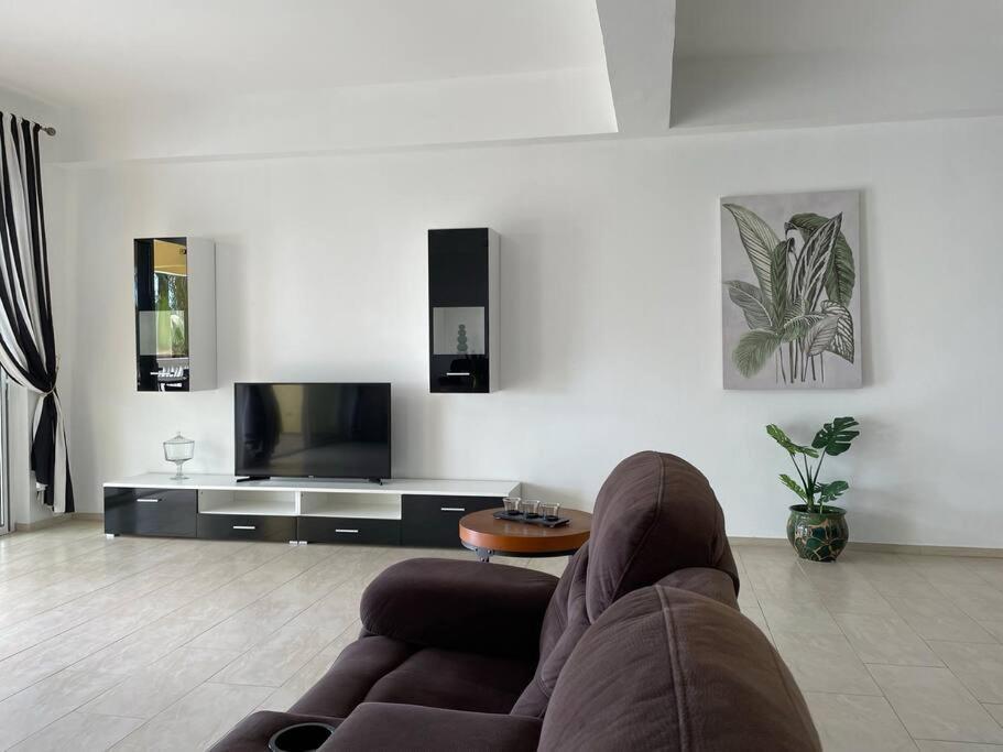 Spring Garden Mobay Resort Luxurious Apartments Montego Bay Ngoại thất bức ảnh